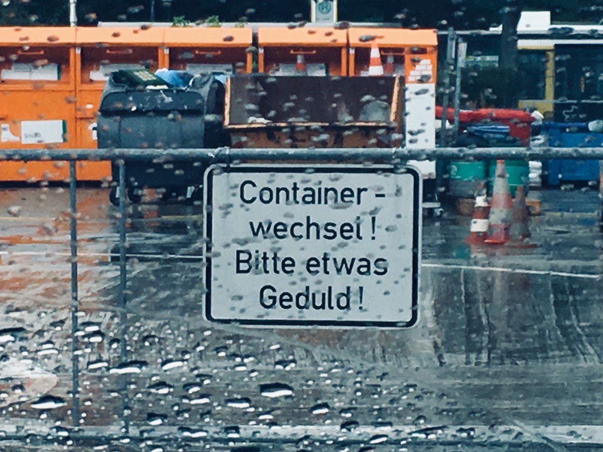 44) Container-Wechsel