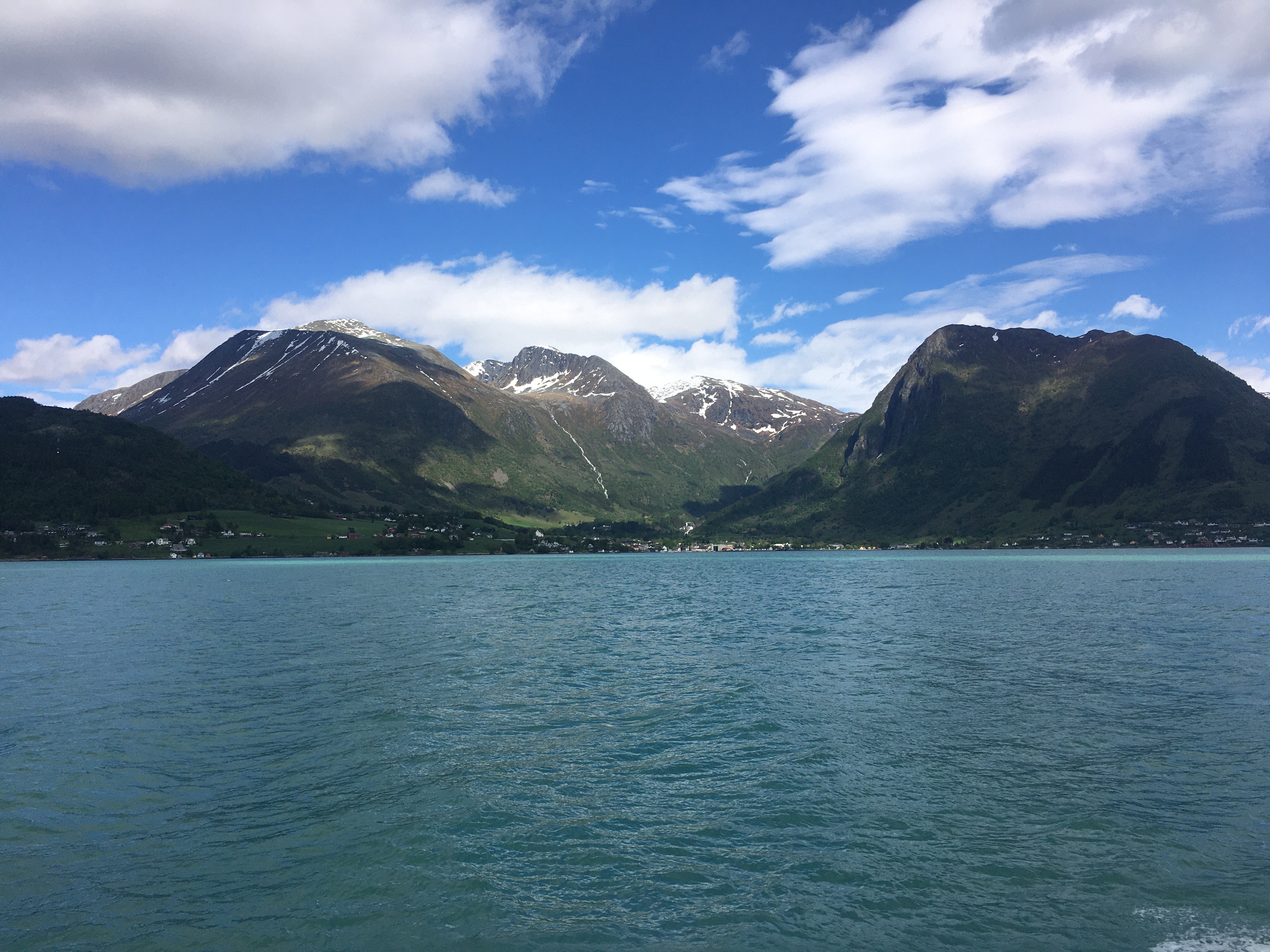 162E4165-CB9B-475D-9143-B87537680F4B