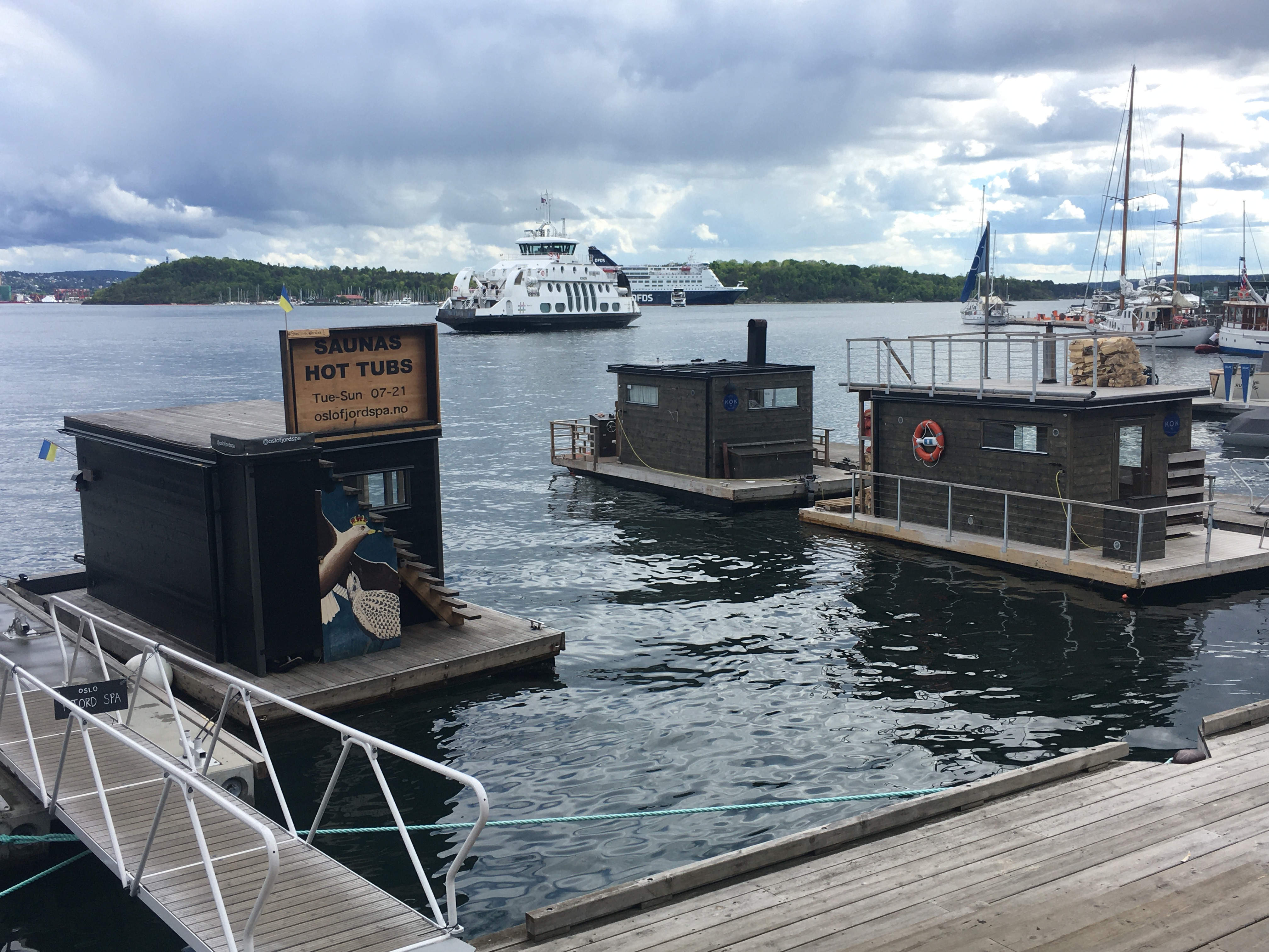 D1366E24-71F2-47A9-AE6E-B9B88B243B19