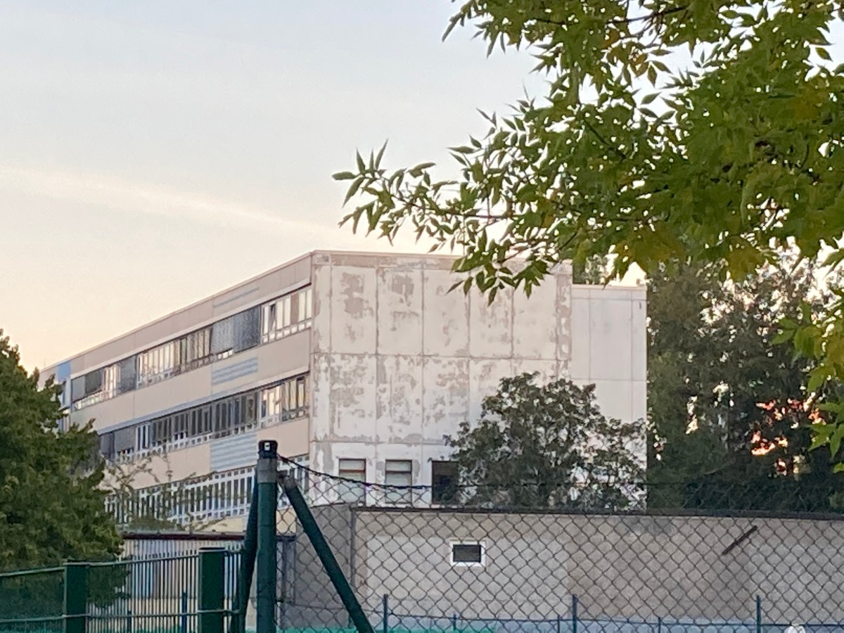 72) Trümmer-Schule GESP