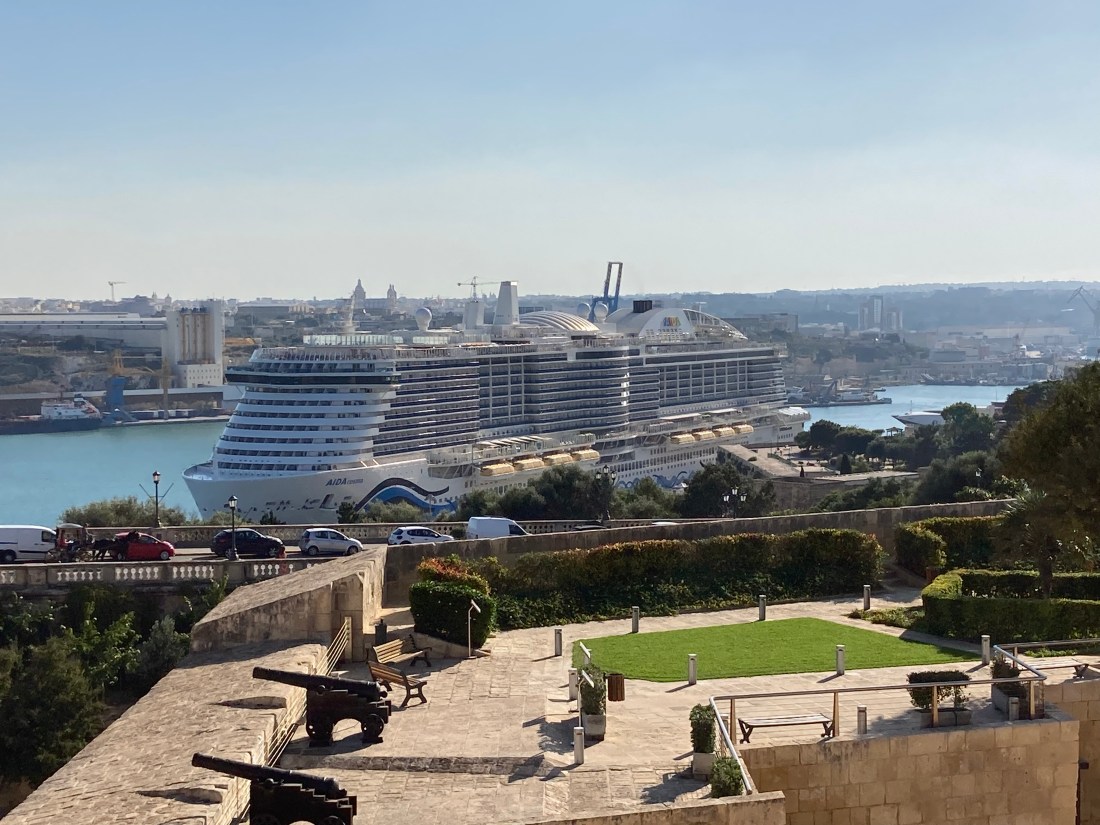 10EBC37D-DC45-4D27-8A80-3253AFE80B82