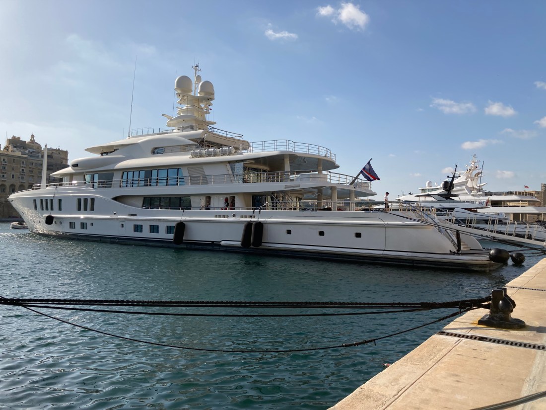 EC908B30-71BB-414D-9567-815D2EA82F94